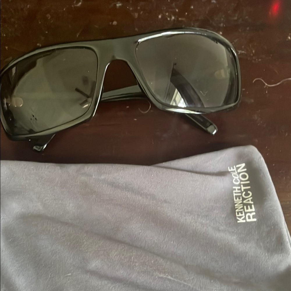 Kenneth Cole Reaction Dark Gray Sunglasses